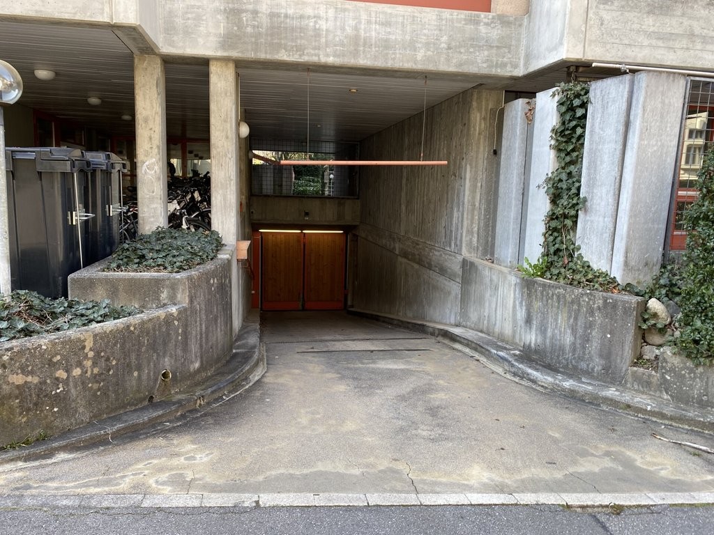 Underground slot, photo 2 of 2