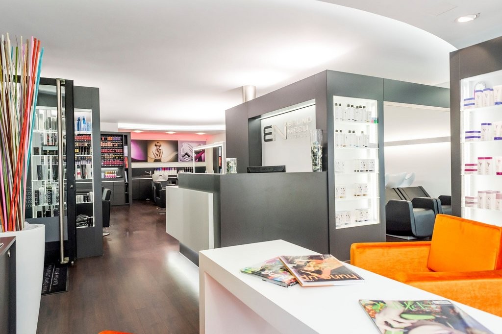 98m² shop
