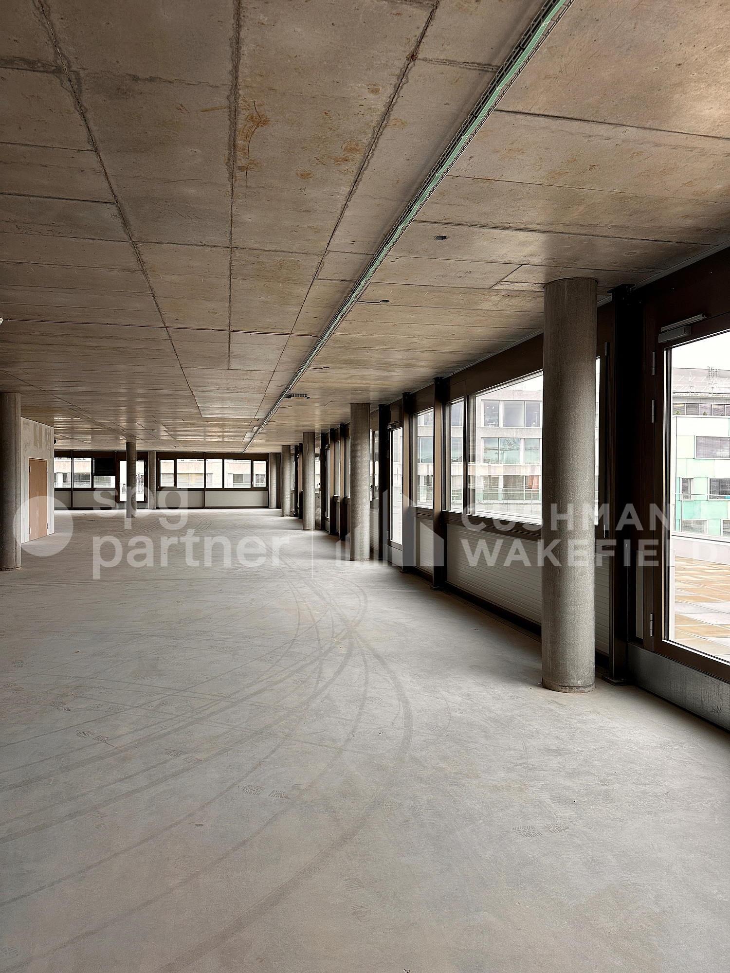 1145m² office, photo 4 of 5