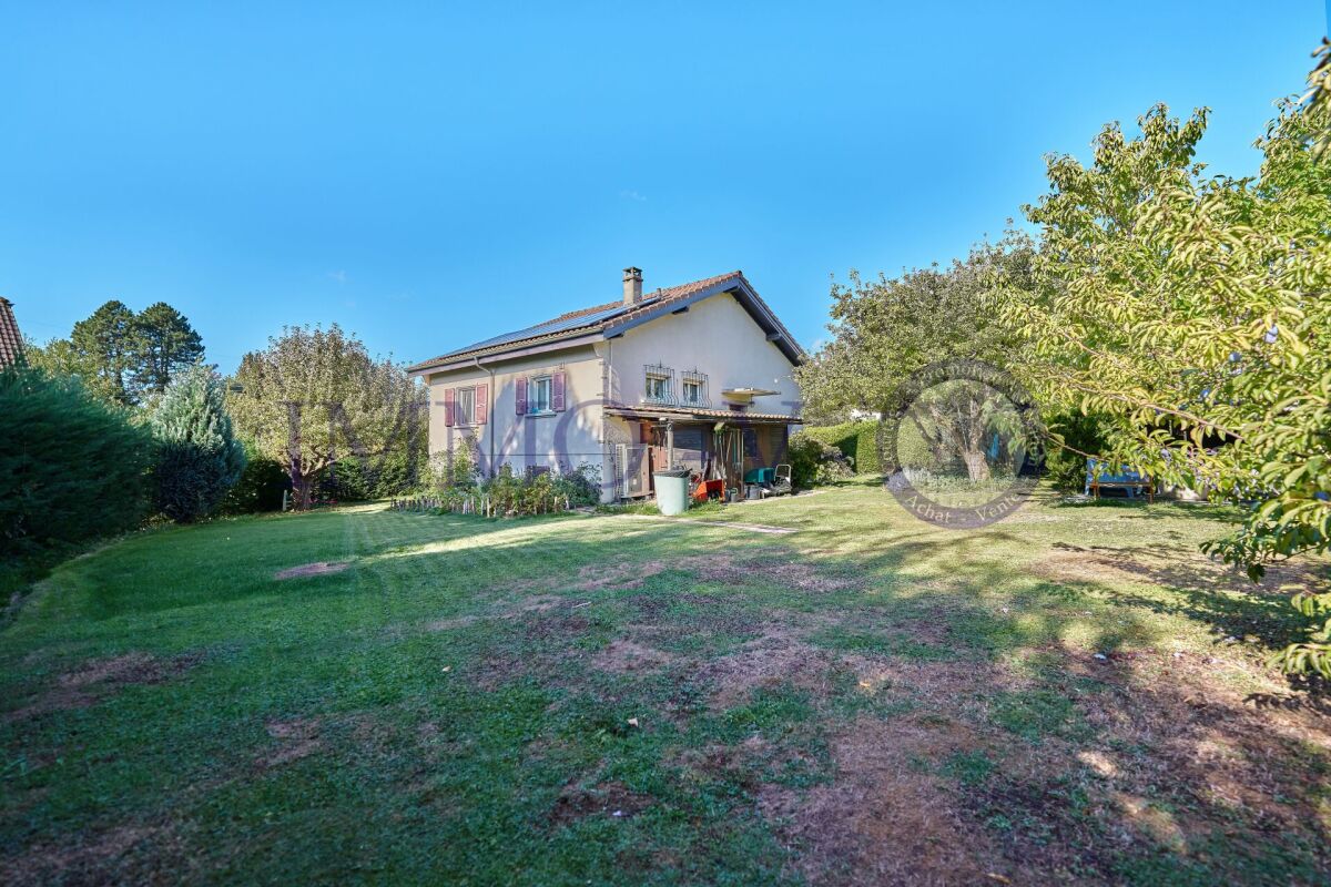 6 rooms villa