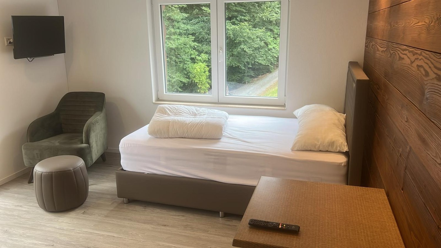 1 room single room