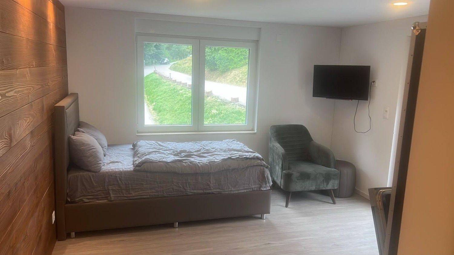 1 room single room