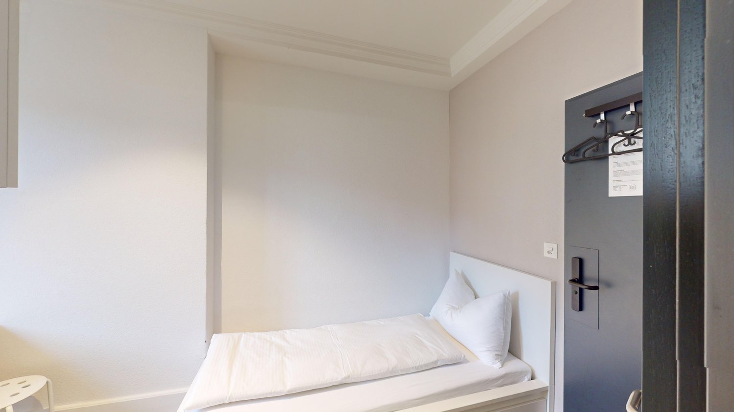 1 room furnished flat, photo 3 of 10