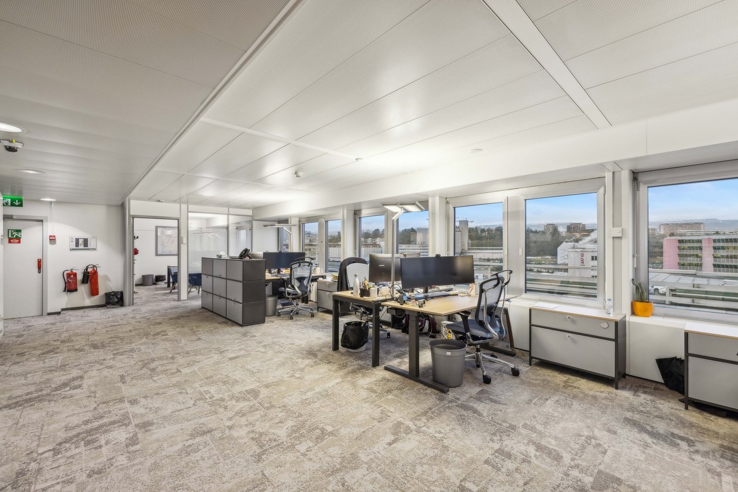 Office, photo 3 of 10