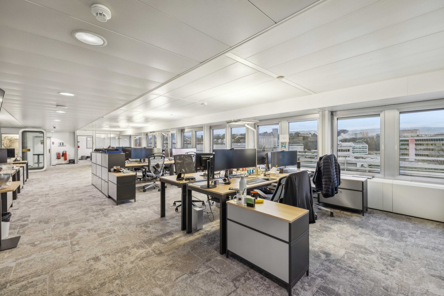 Office, photo 10 of 10