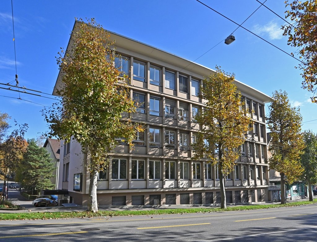 129m² office