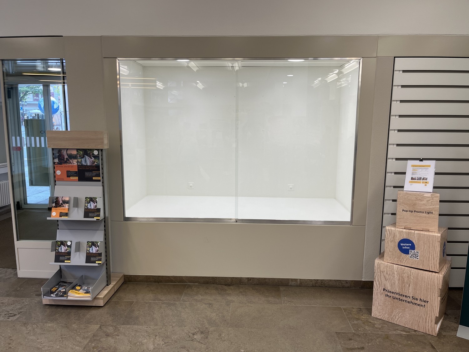 2m² advertising area