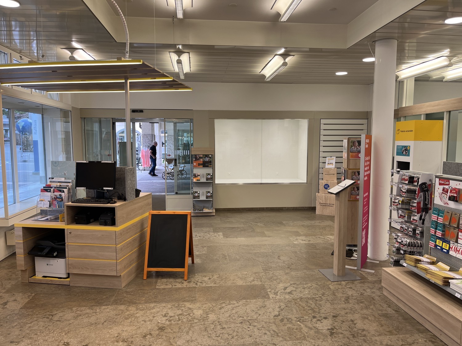 2m² advertising area