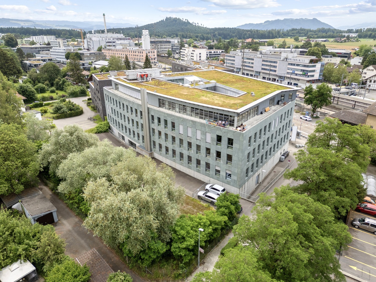 403m² office
