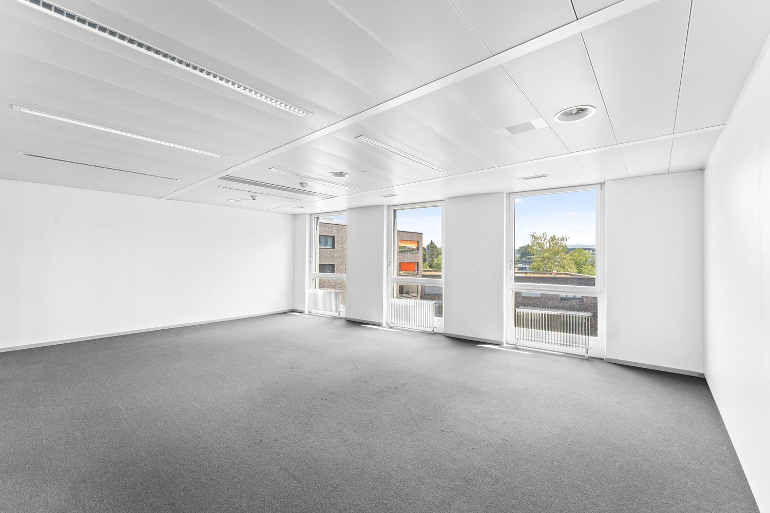 403m² office
