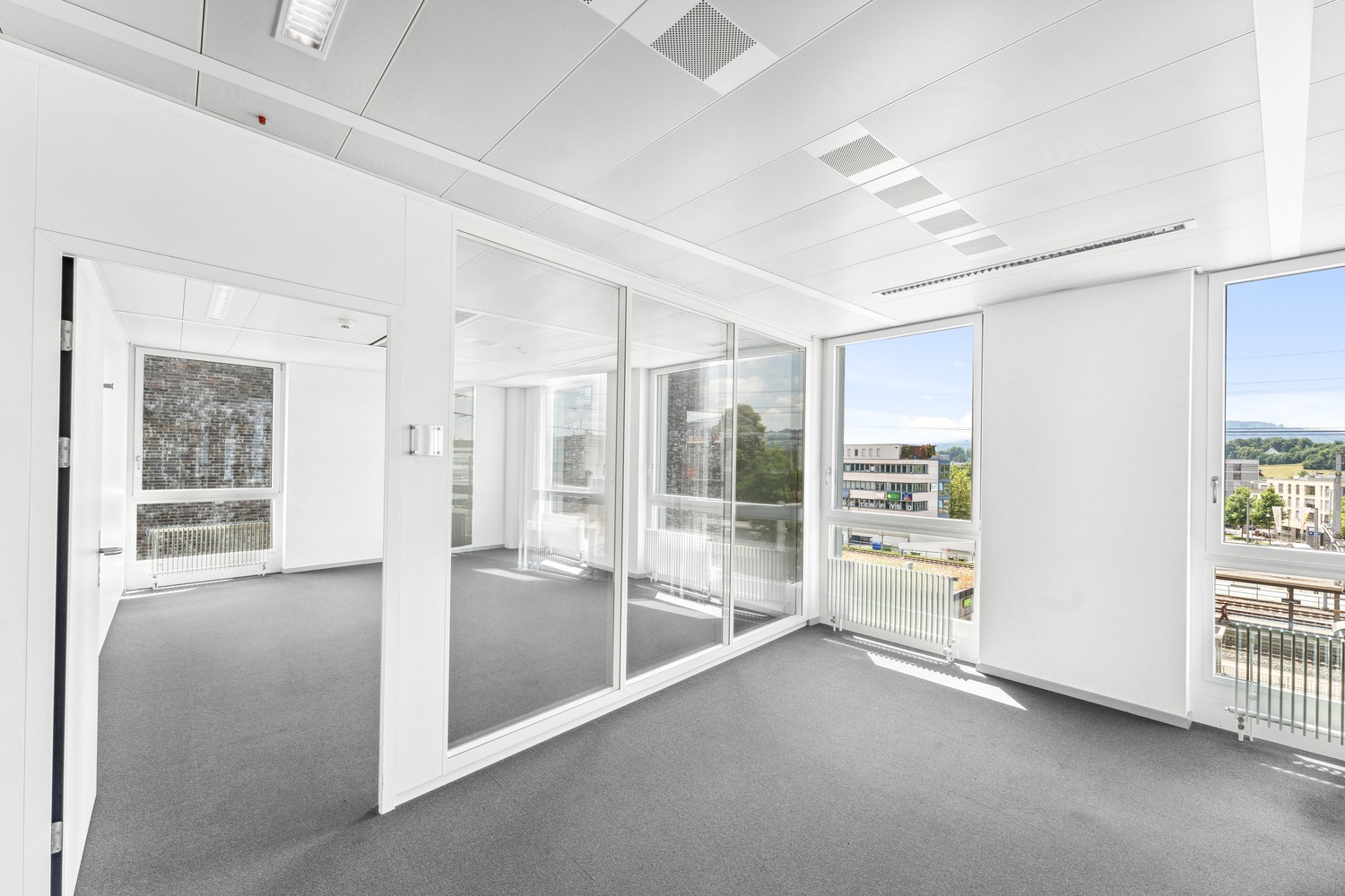 403m² office