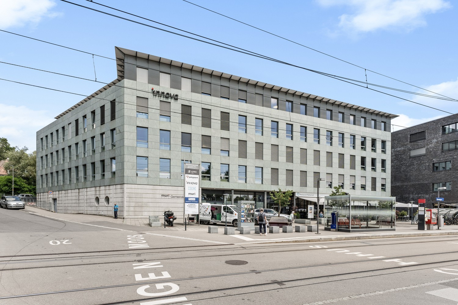 403m² office