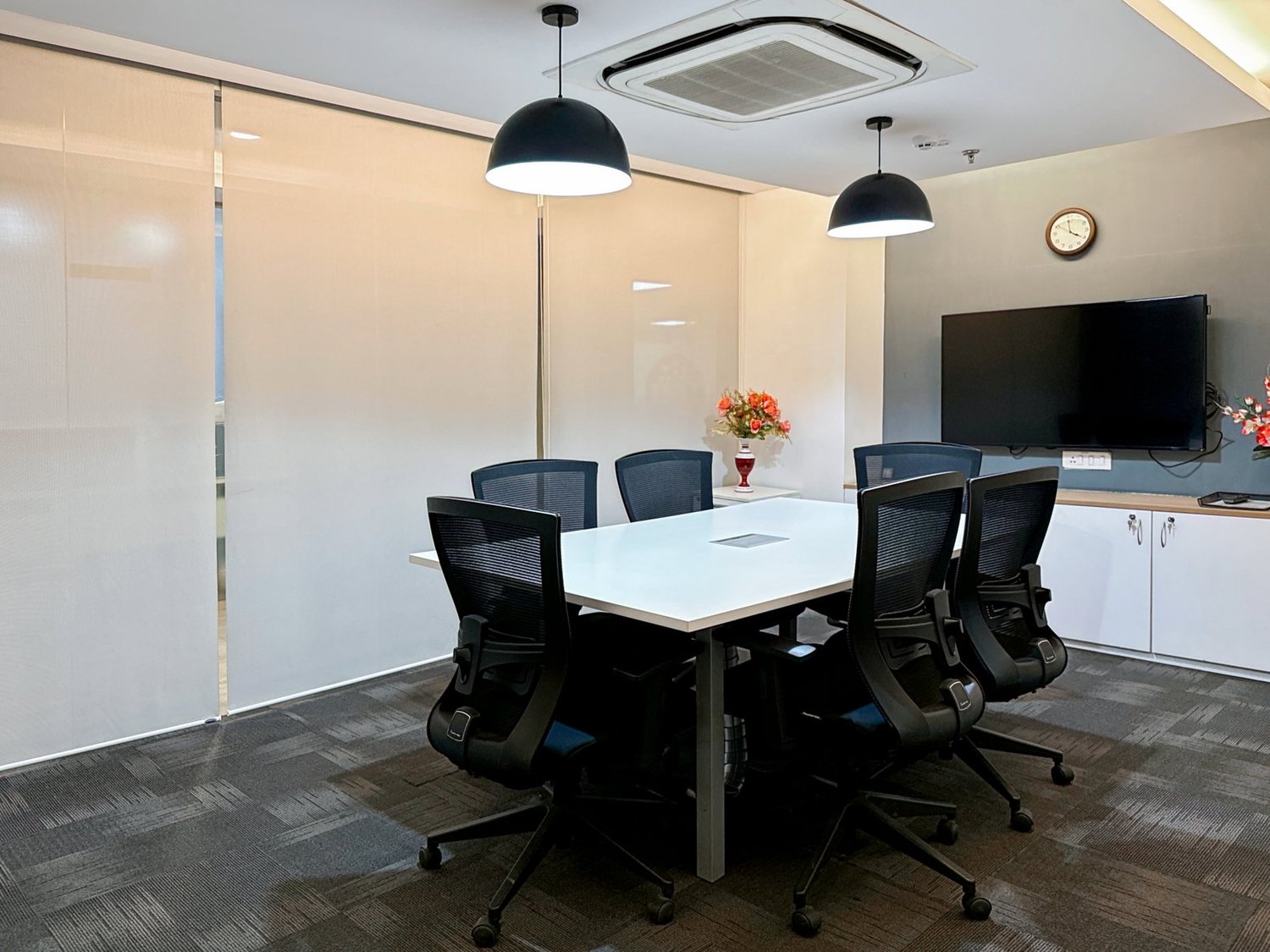 225m² office
