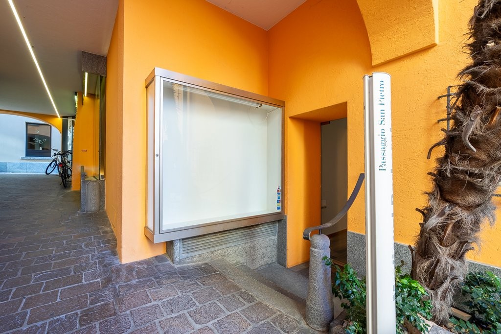 30m² commercial, photo 1 of 9