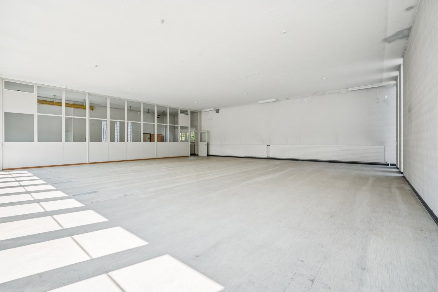 242m² commercial, photo 8 of 10