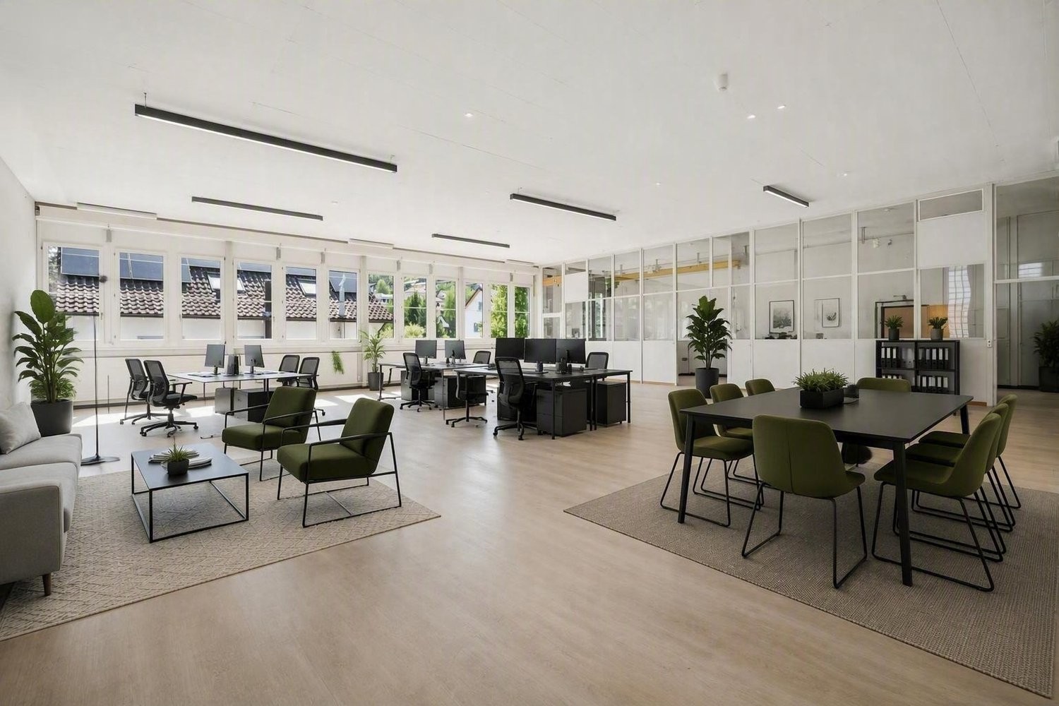 242m² commercial, photo 2 of 10