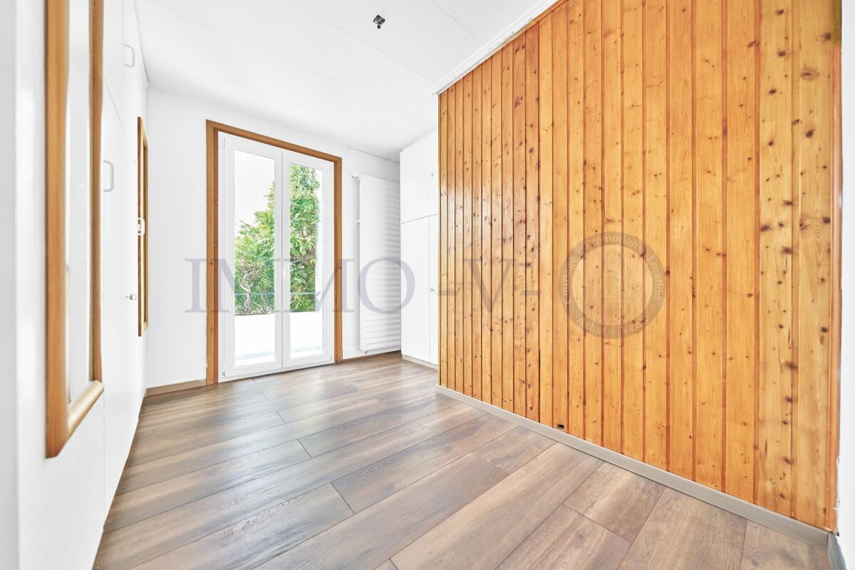 7 rooms villa, photo 9 of 10
