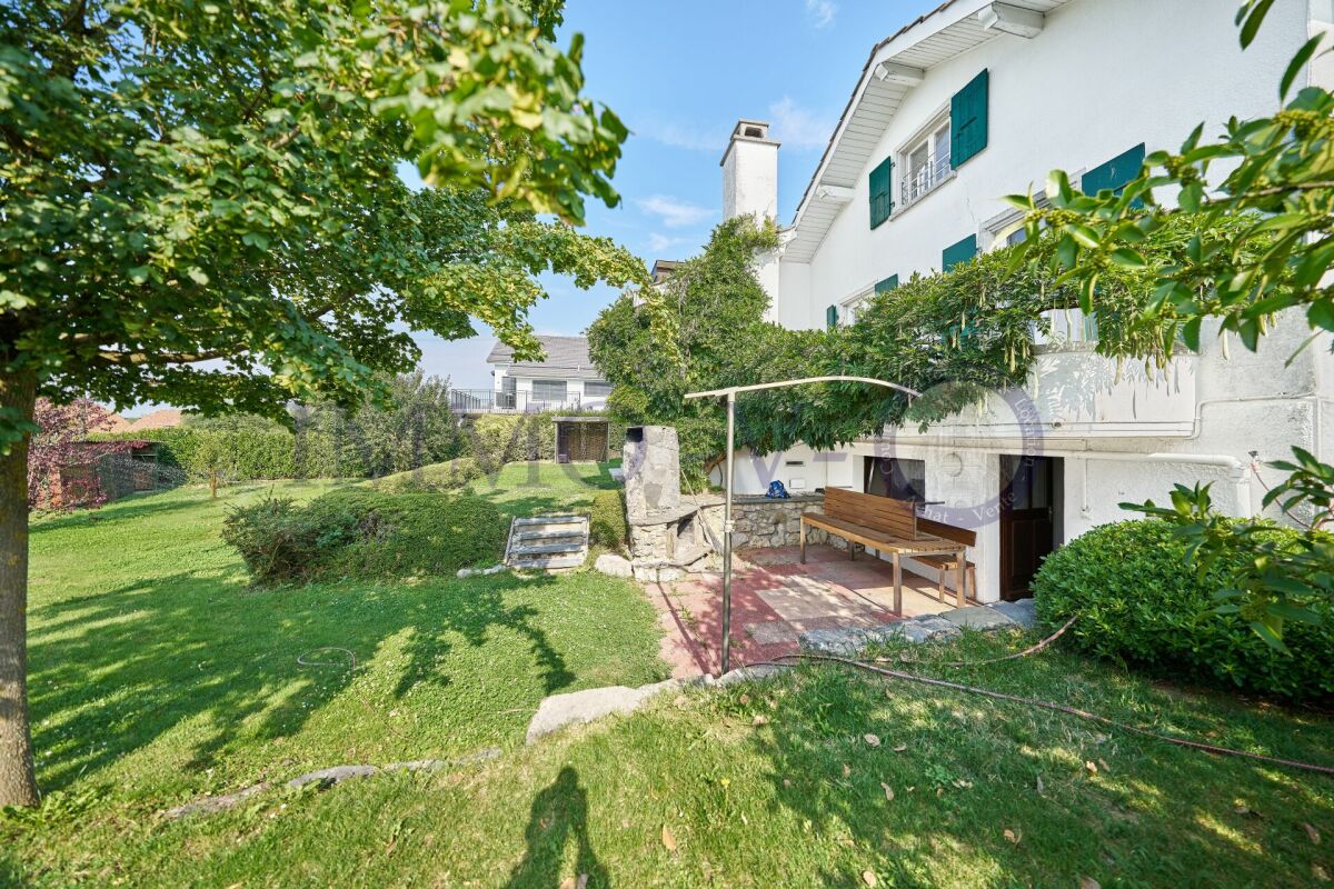 7 rooms villa, photo 1 of 10
