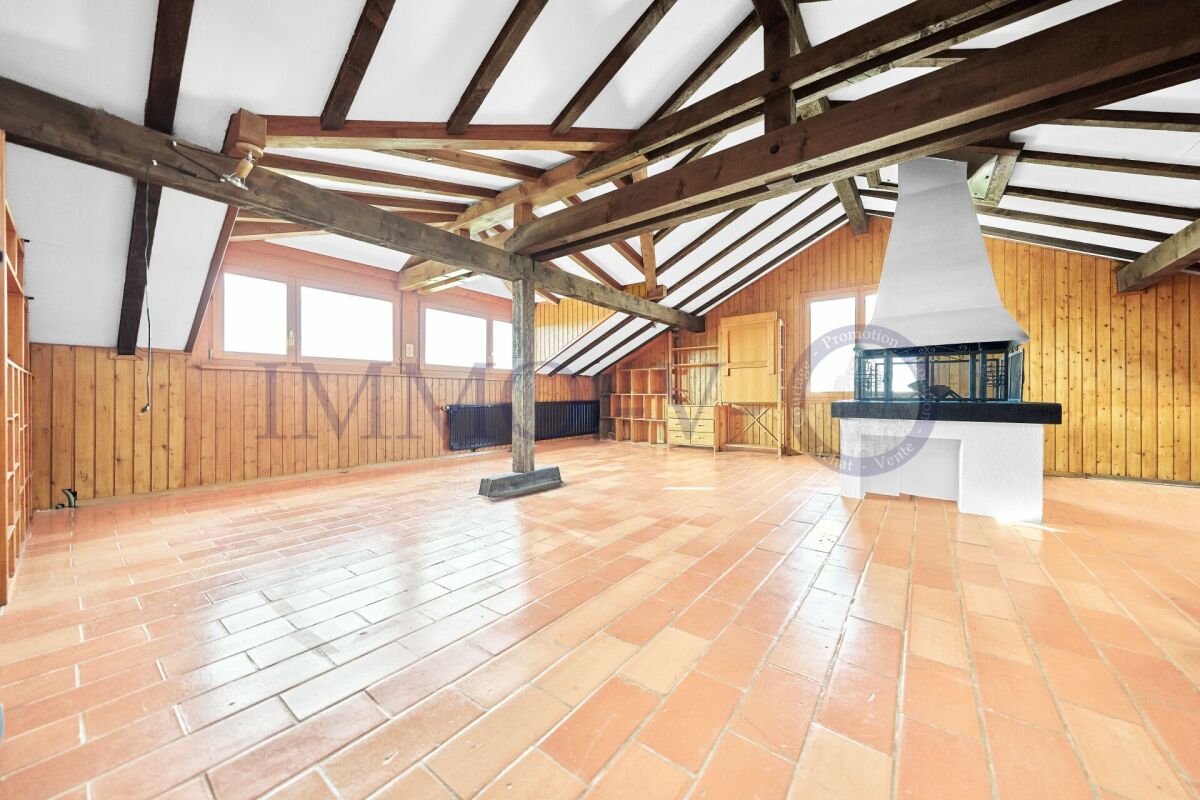 7 rooms villa, photo 5 of 10