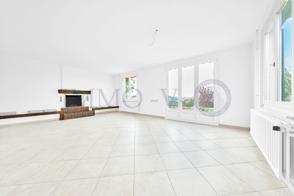 7 rooms villa, photo 3 of 10