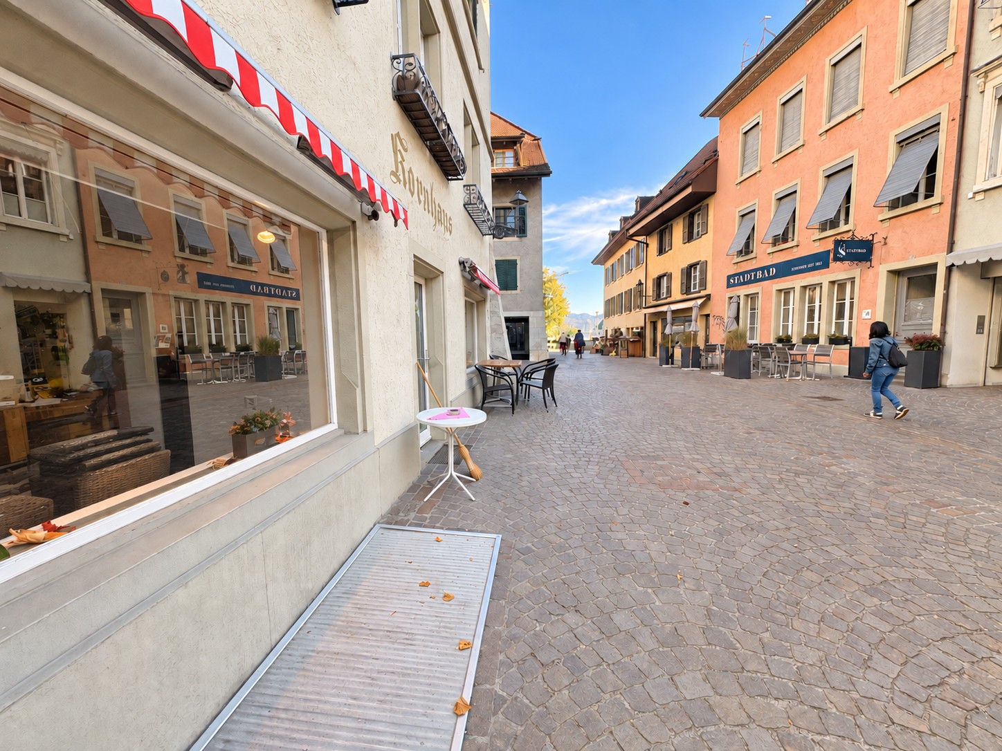 126m² commercial