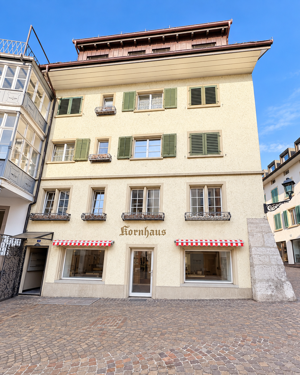 126m² commercial