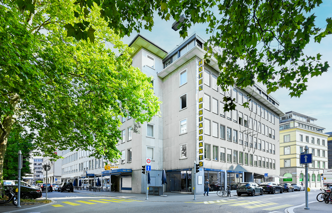 280m² office, photo 1 of 10