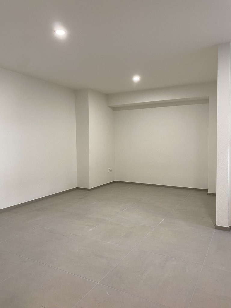 25m² commercial
