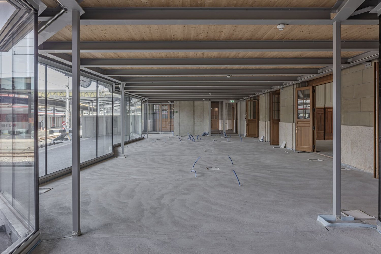 635m² restaurant, photo 1 of 3