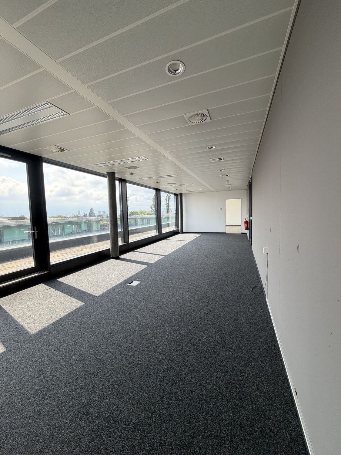 Office, photo 4 of 6