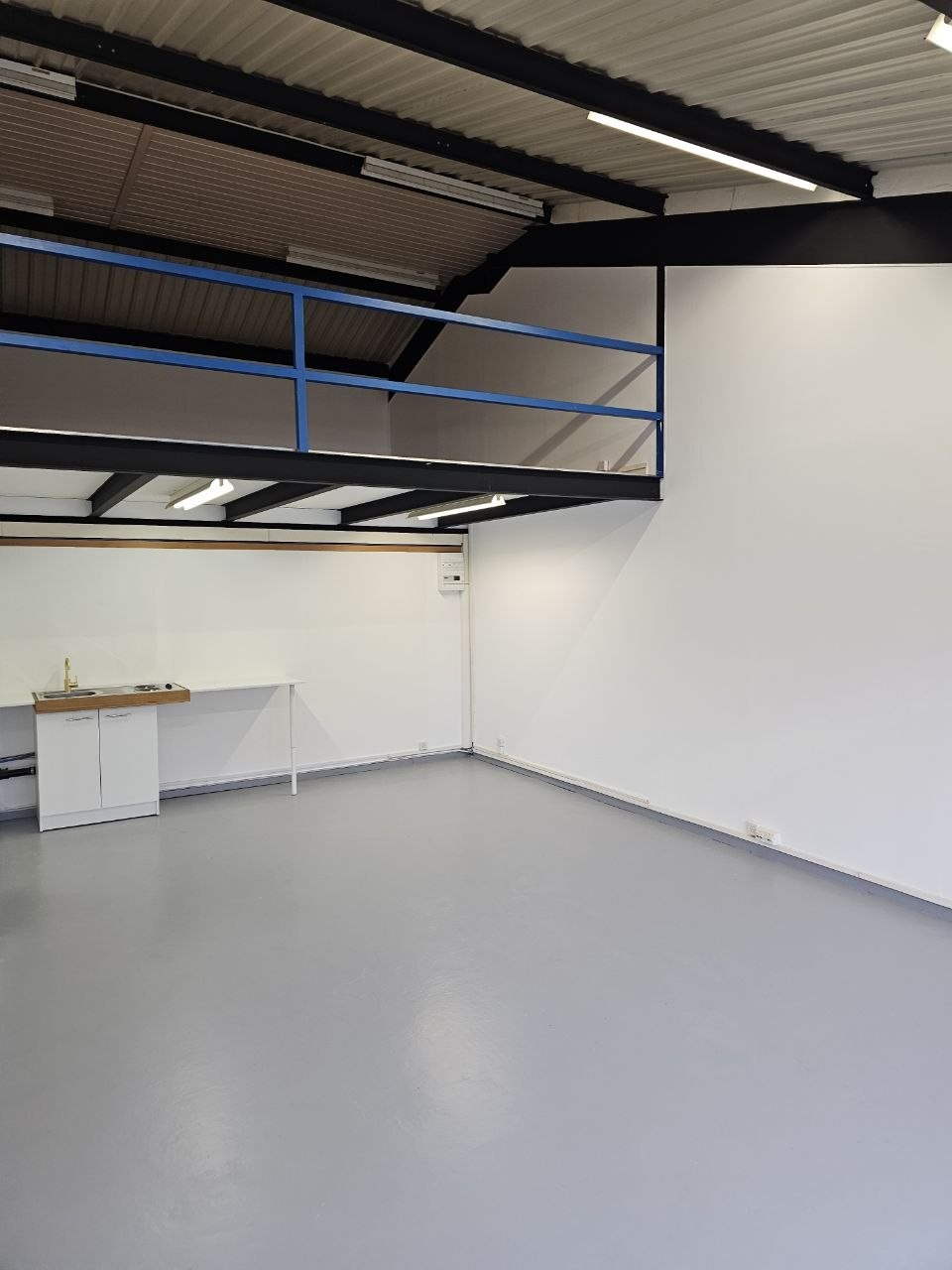 68-68m² commercial