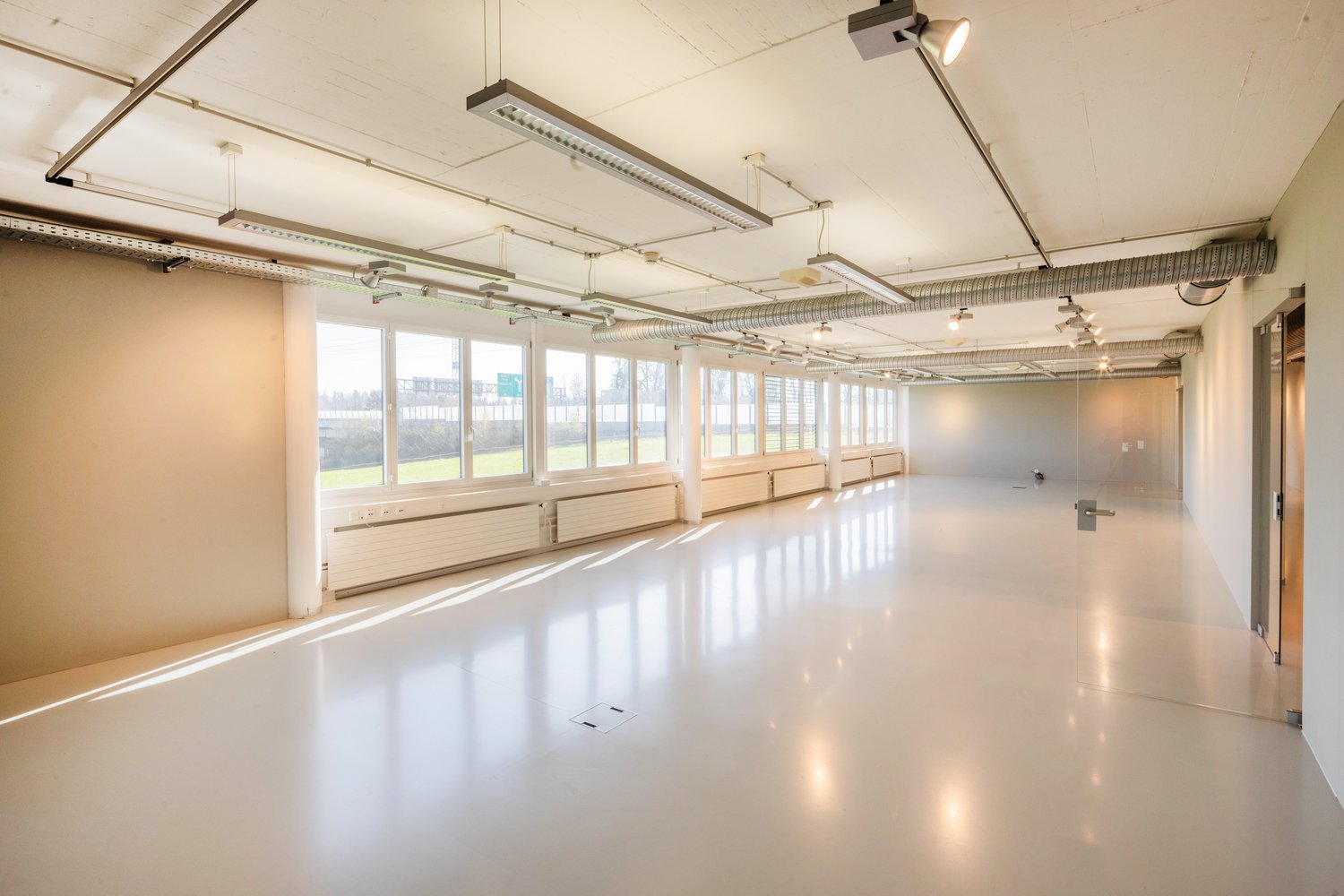 65m² bureau, photo 1 sur 10