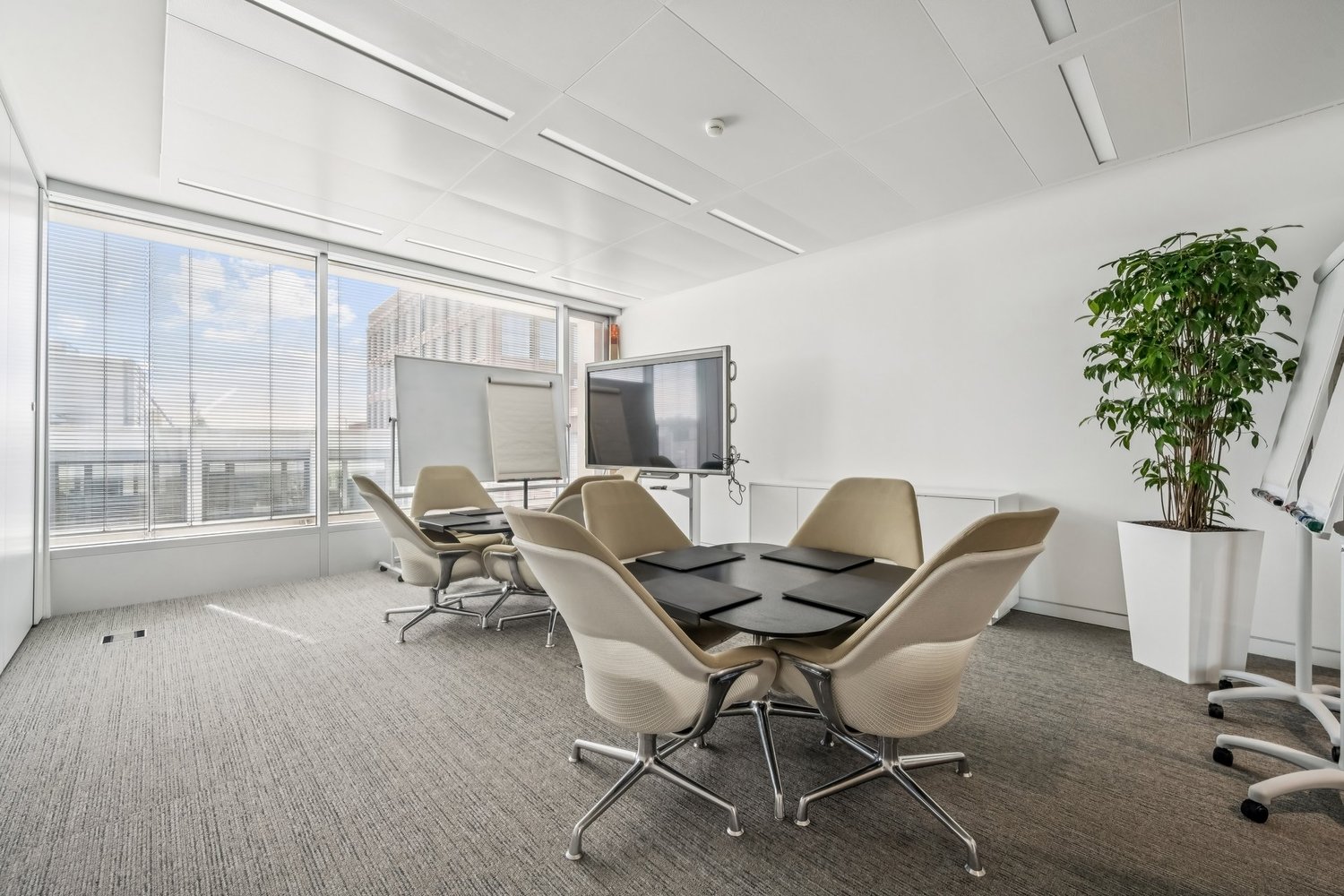 810m² office, photo 7 of 10