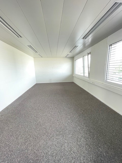 Office, photo 5 of 6