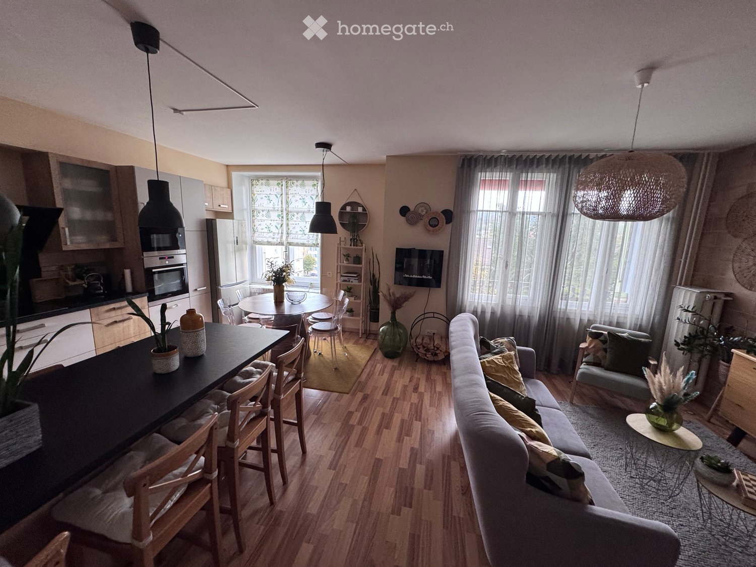 5 rooms apartment
