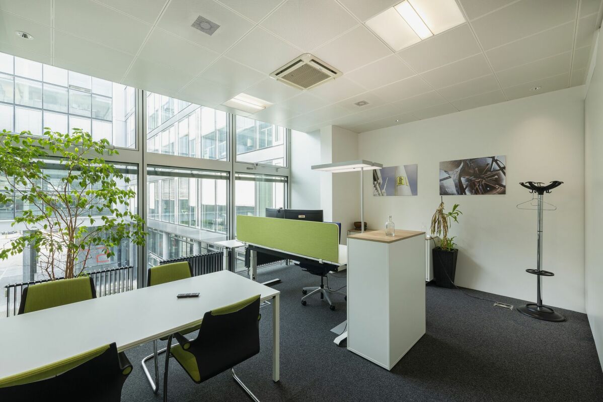 565m² office, photo 2 of 8