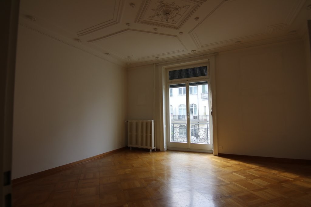 5 rooms apartment