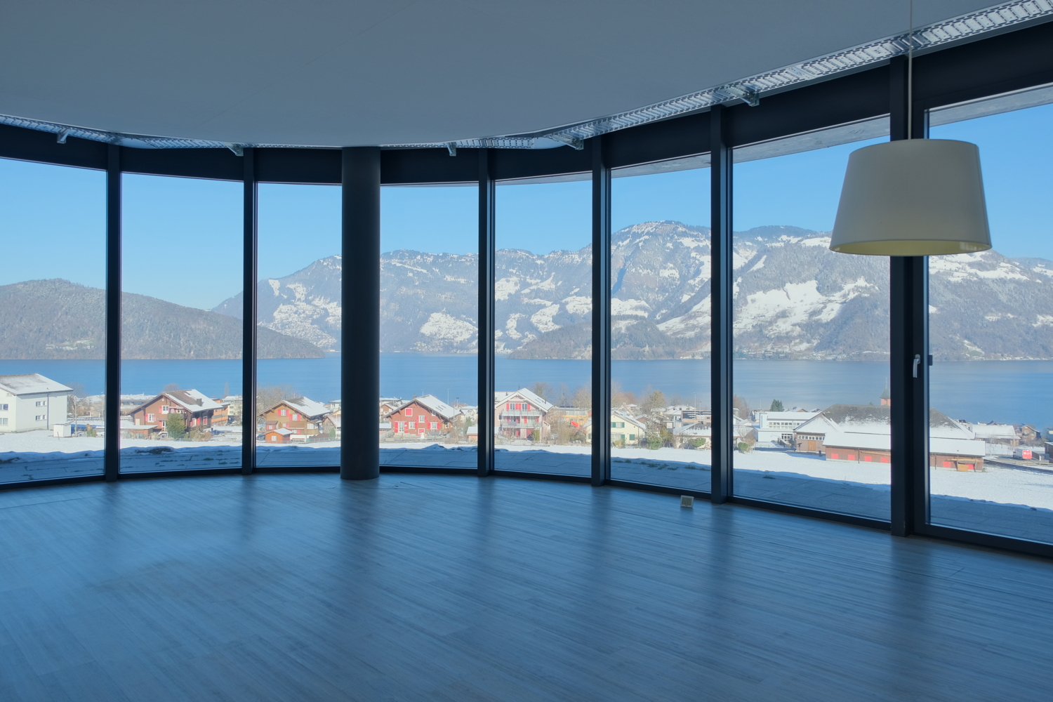 408m² office, photo 1 of 10