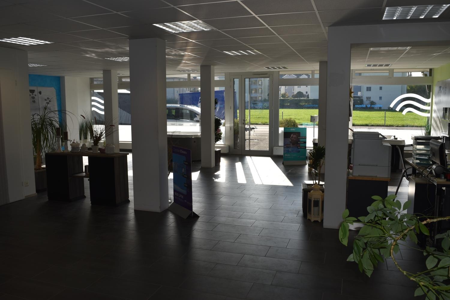 250m² commercial