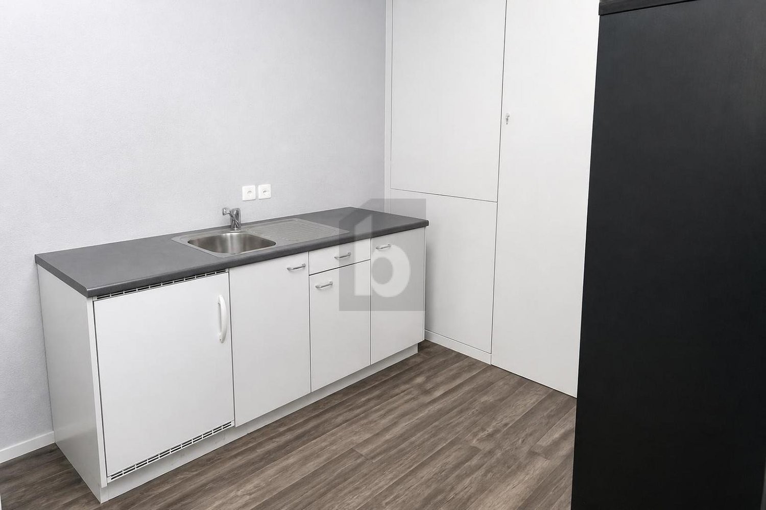 21m² shop