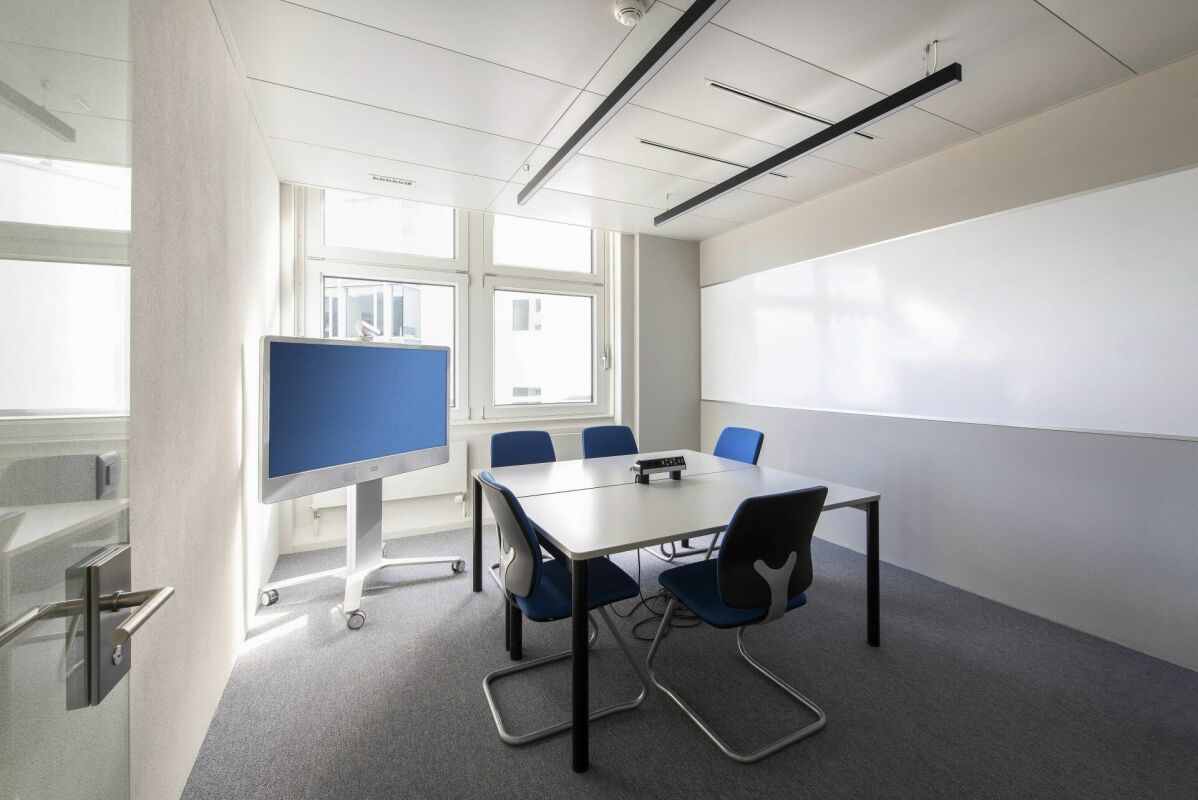 2130m² office, photo 4 of 8