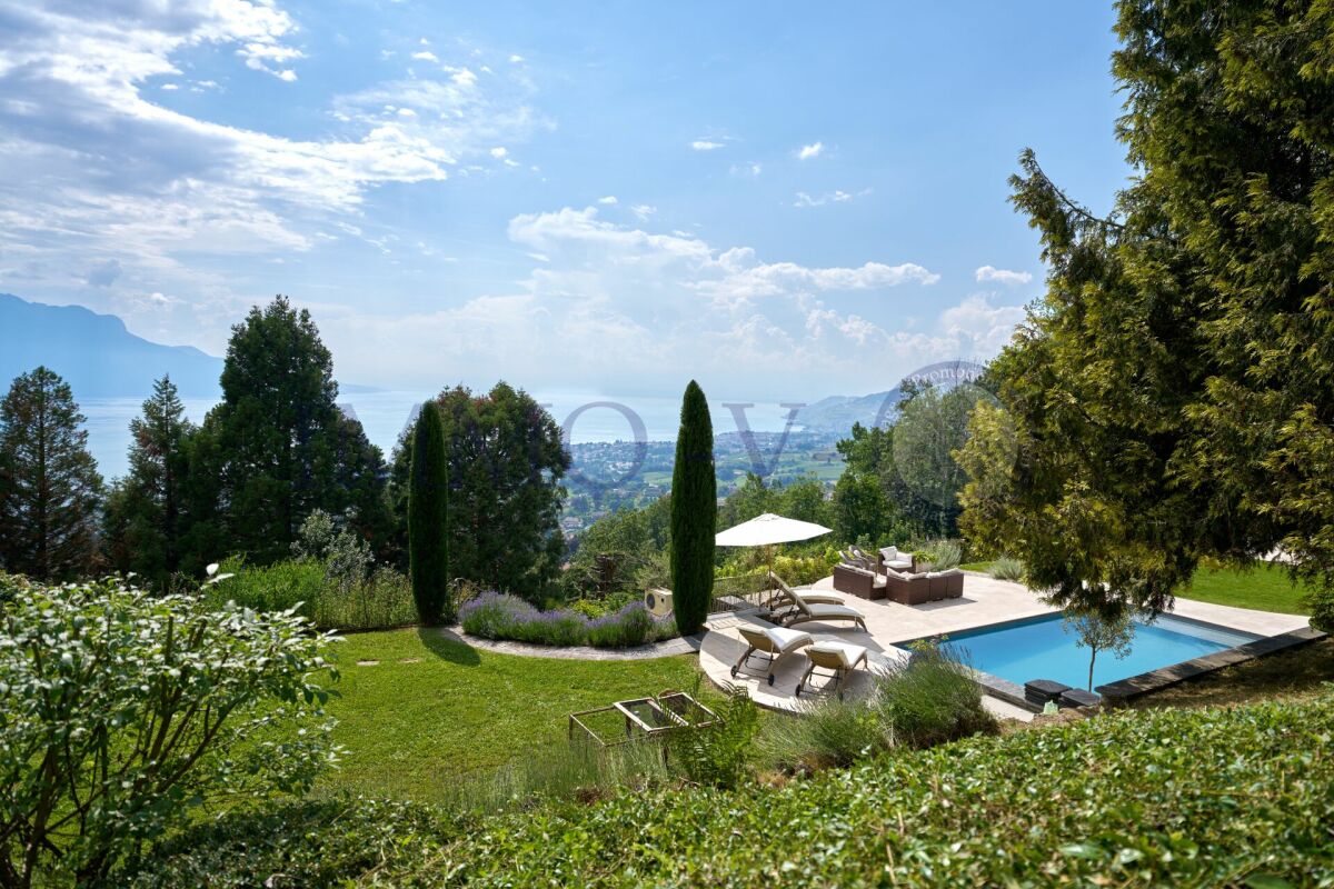 7 rooms villa, photo 1 of 10