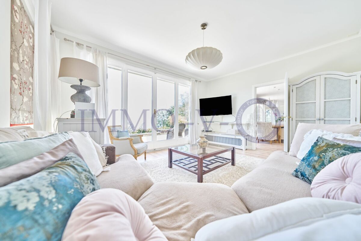 7 rooms villa, photo 10 of 10