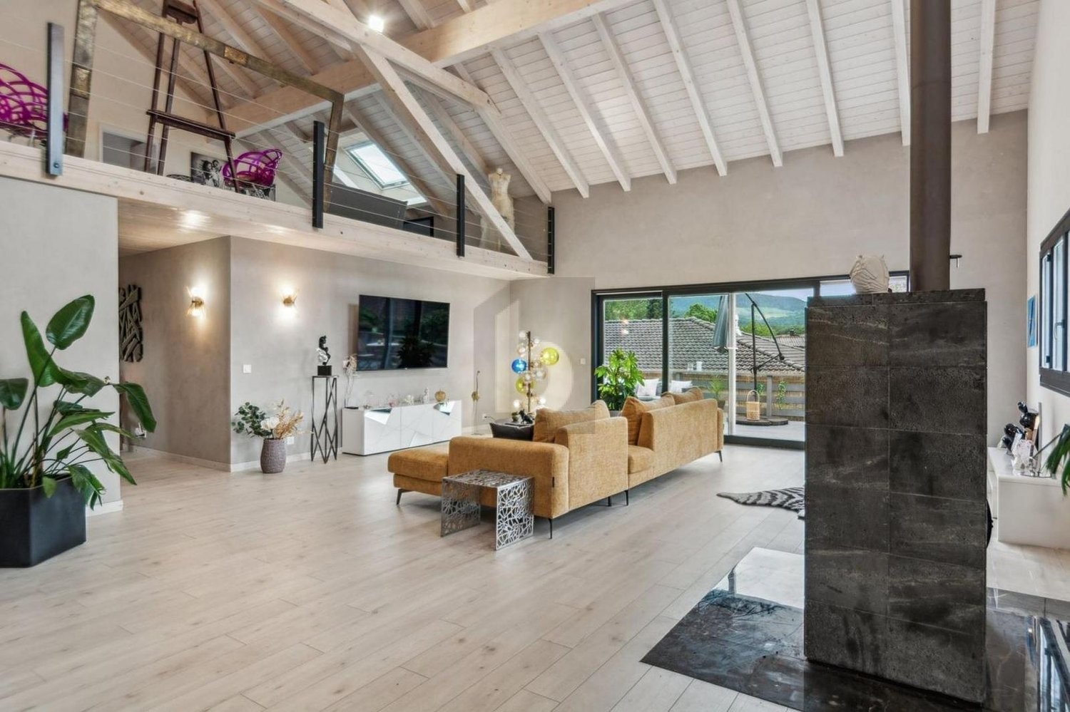 6 rooms villa
