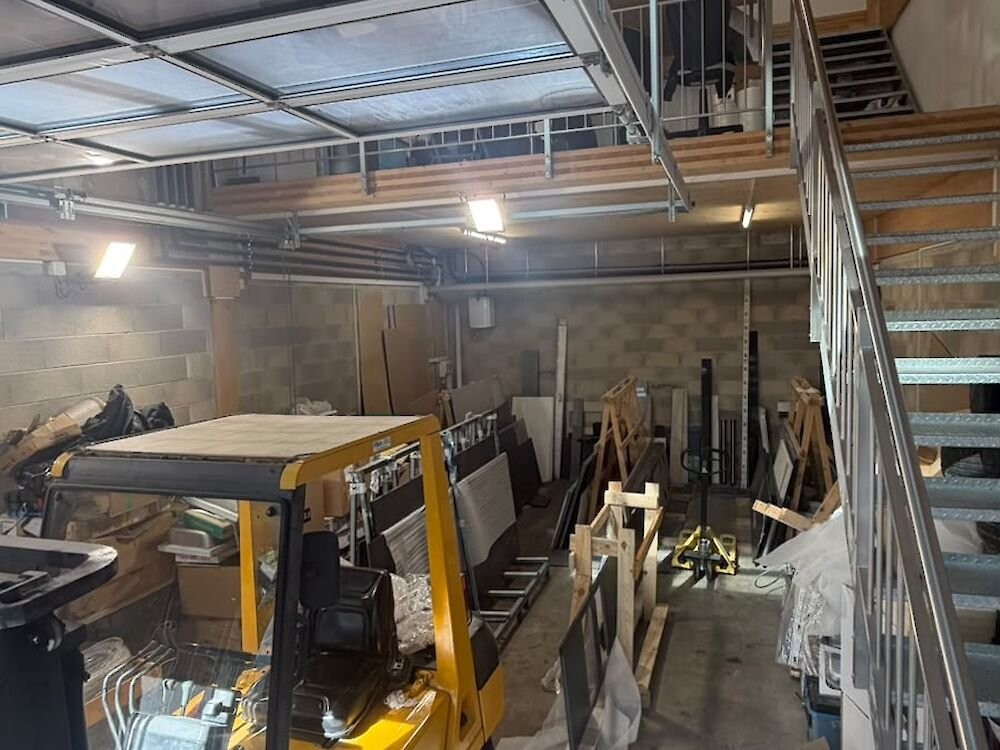 144m² commercial