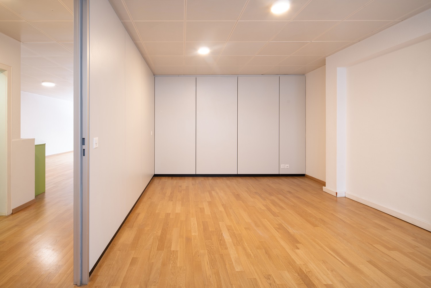 122m² commercial, photo 3 of 5