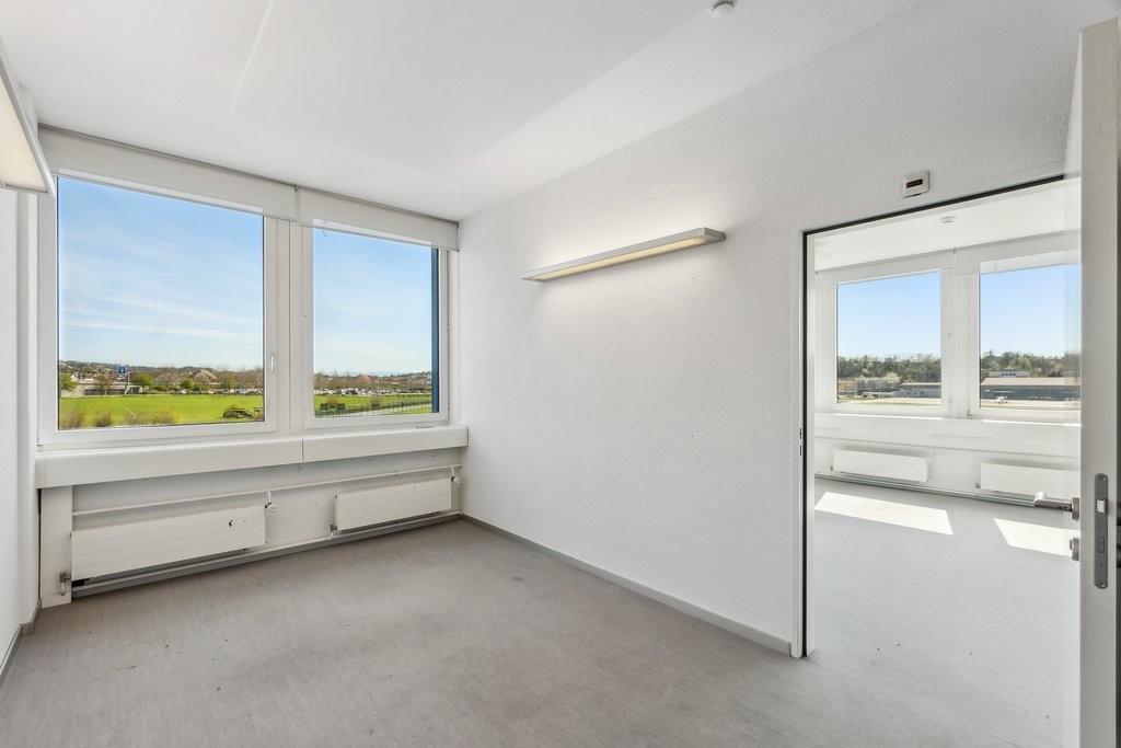 423m² office, photo 5 of 10