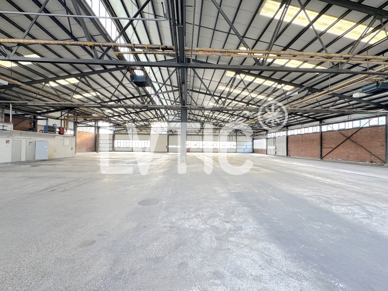 2200m² storage room, photo 2 of 6