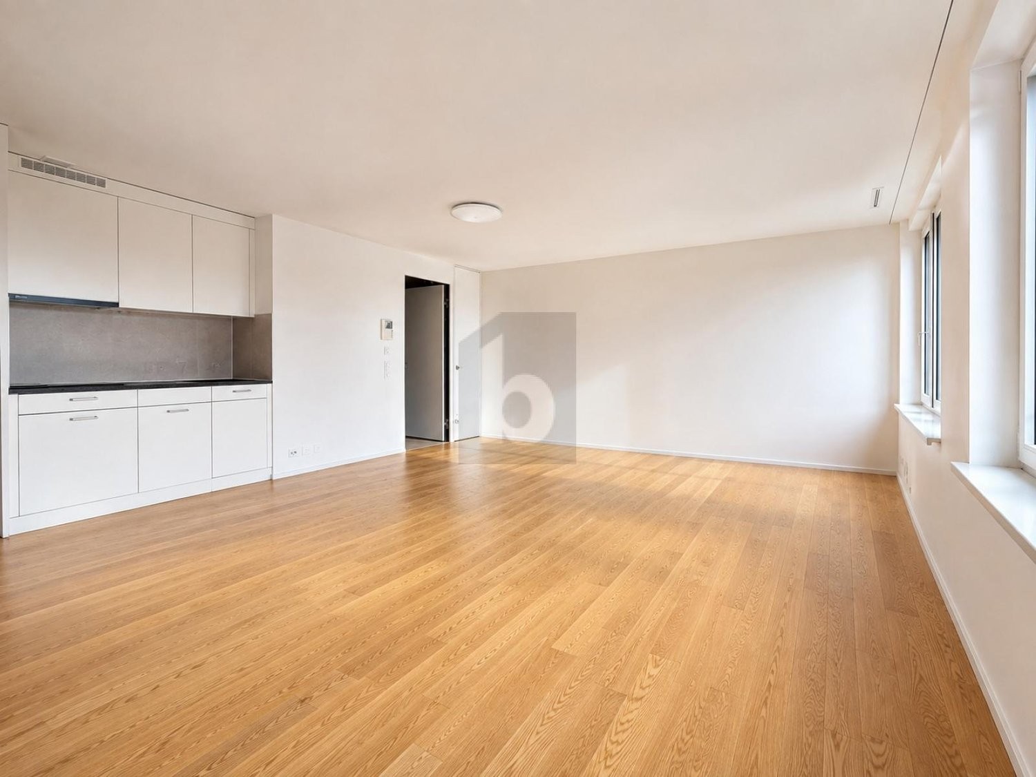 77m² office, photo 2 of 4