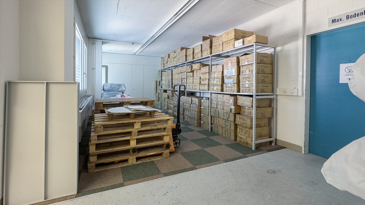 147m² office